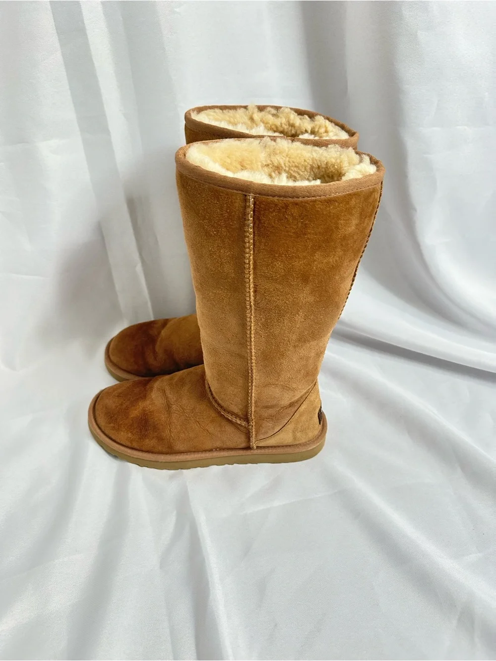 UGG Women's Classic Round Toe II Tall Boots Size 7